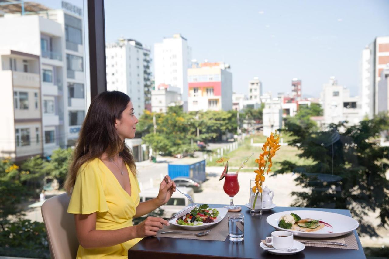 Golden Line Hotel Danang Zewnętrze zdjęcie