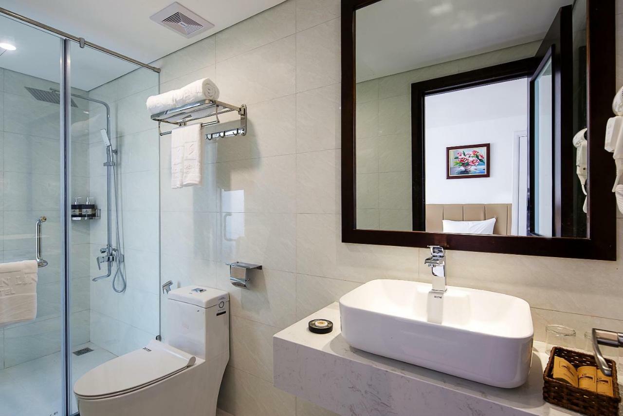 Golden Line Hotel Danang Zewnętrze zdjęcie