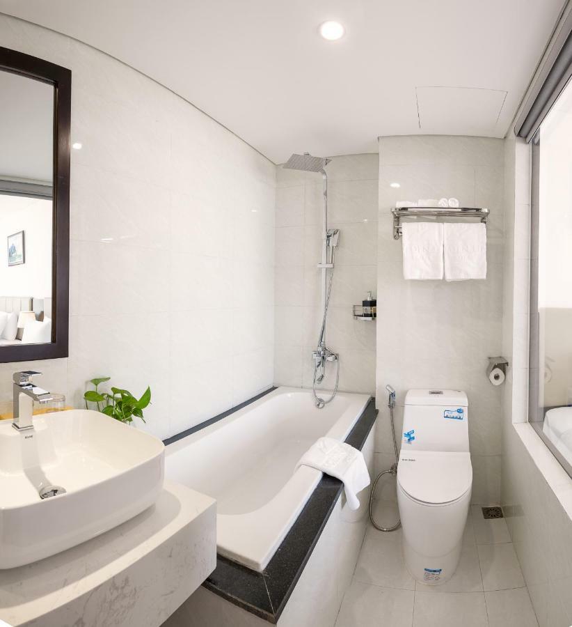 Golden Line Hotel Danang Zewnętrze zdjęcie